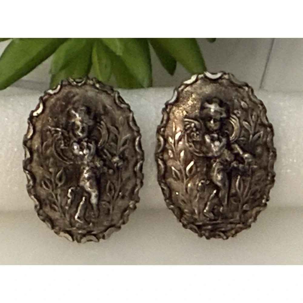 Vintage Silver Tone Oval  Cherub Cufflinks Antique Suit Accessory Unique Details